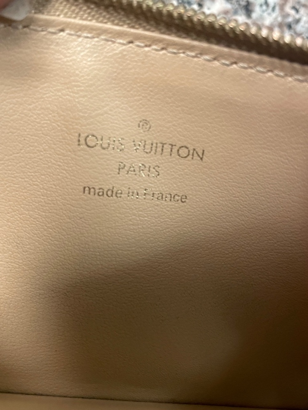 Louis Vuitton Nude Embossed Monogram Zip pouch … AUTHENTIC - Picture 4 of 7